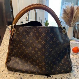 Louis Vuitton Artsy Monogram